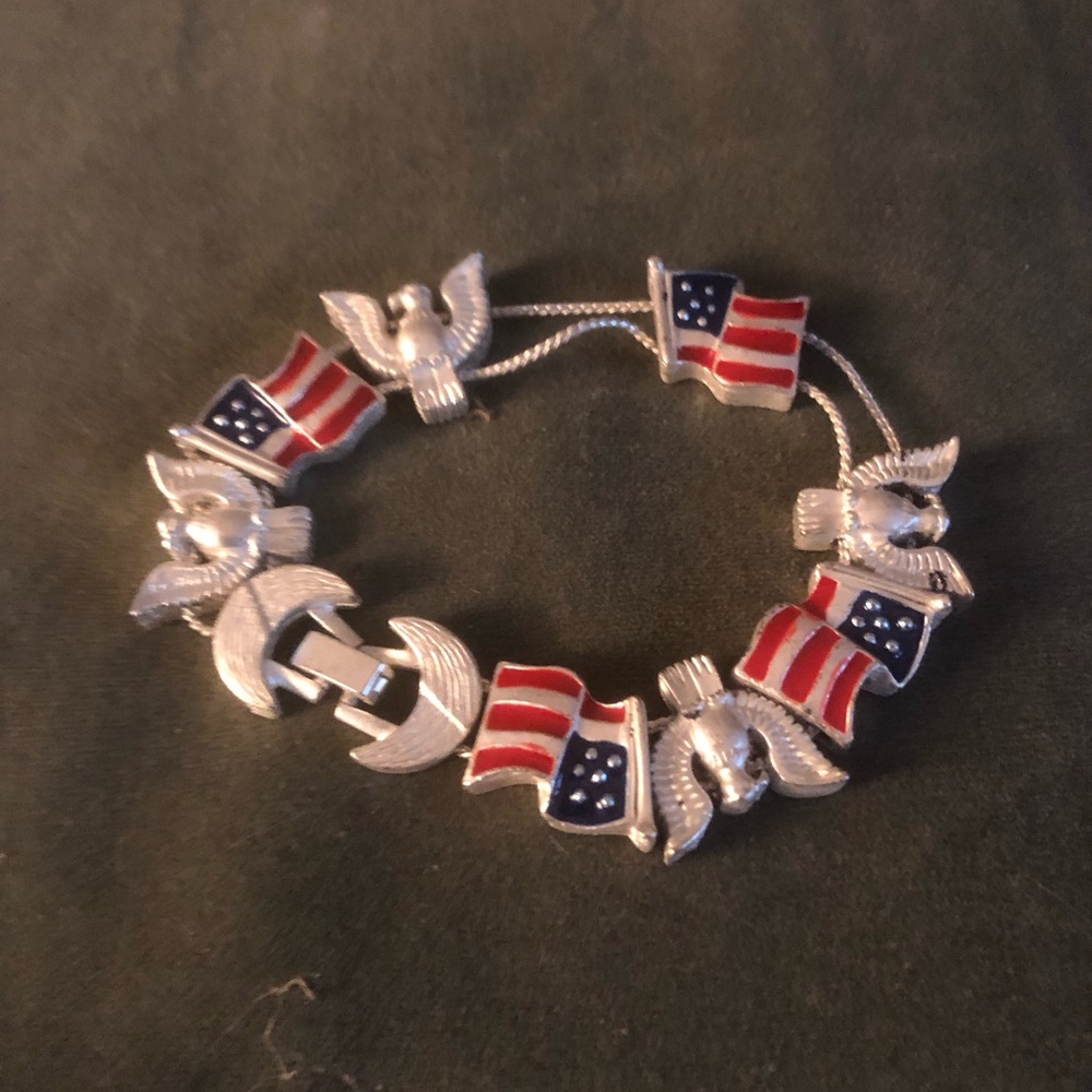 🇺🇸Patriotic American Flag & Eagle Silver Charm Bracelet - $40 or $35 w/offer